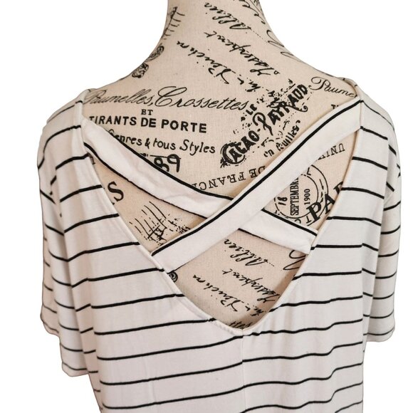 TORRID Top Women's Size 2XL Striped Short Sleeve - Picture 5 of 11